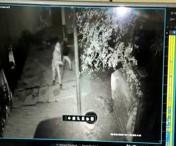 बजरंग दल संयोजक के घर पर बम से हमला, सीसीटीवी में कैद हुई LIVE अटैक | Pradesh 360 