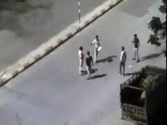 Ahmedabad:કર્ફ્યૂનો ભંગ કરી મોડી રાત્રે યુવકો કરી રહ્યો હતો આતીશબાજી, પોલીસે રોકતા કરી ઝપાઝપી