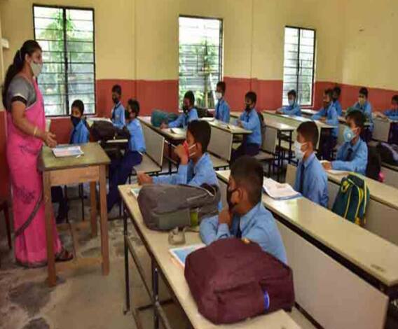 UP में आज से प्राइमरी स्कूल खुलेंगे, इन गाइडलाइंस का करना होगा पालन।