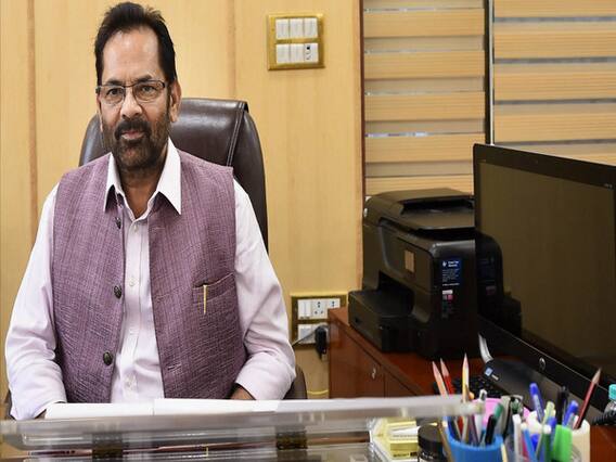 PM Modi ने लगवाई वैक्सीन, विरोधियों ने उठाए सवाल, केंद्रीय मंत्री ने विपक्ष को घेरा