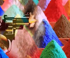 Lucknow में रंगों को लेकर बच्चों के झगड़े में हुई 7 राउंड फायरिंग , 2 घायल 