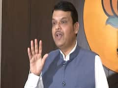 Param Bir Singh के आरोपों के बाद Devendra Fadnavis ने की Anil Deshmukh के इस्तीफे की मांग