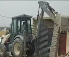 Delhi: भू-माफियाओं पर बड़ी कार्रवाई, अतिक्रमण वाली जमीन को कब्जा मुक्त कराया | Badi Khabar