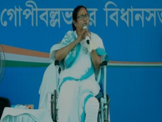 केंद्र पर वैक्सीन नहीं देने के आरोप के साथ Mamata Banerjee का एलान, बंगाल में मुफ्त में लगेगा टीका