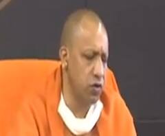 Corona को लेकर CM Yogi की बैठक, कोरोना गाइडलाइन के पालन करने का दिया निर्देश
