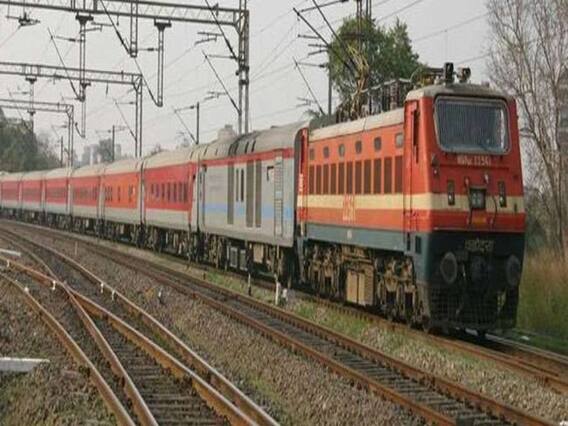 देखिए रेलवे ने किस चतुराई से आपकी जेब हल्की कर दी और सुविधाएं घटा दी | राज की बात