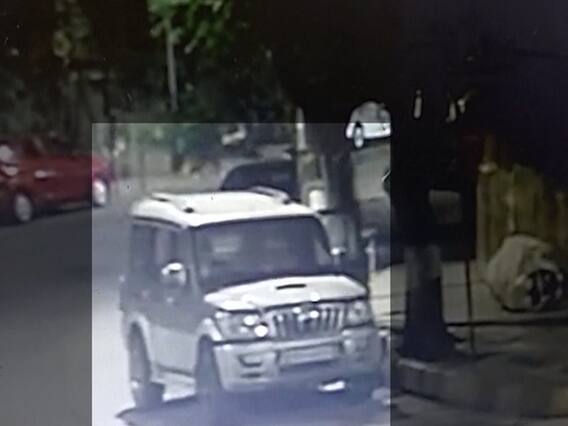 Mukesh Ambani Antilia Case में रहस्य गहराया, सवालों के घेरे में मुंबई पुलिस के एक अधिकारी