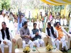 Akhilesh Yadav -शिवपाल में तल्खी फिर से भरे मंच से उजागर हो गई