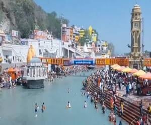 Haridwar Kumbh में कोरोना का प्रहार, श्रद्धालुओं में मचा हाहाकार! | Mudde Ki Baat