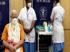 PM Modi ने लगवाई कोरोना Vaccine की दूसरी डोज । खबरें इत्मीनान से