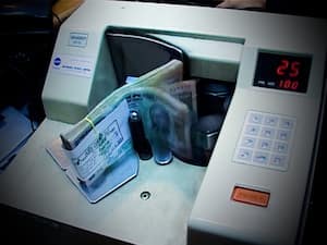 क्या चुनावी नफा-नुकसान देखकर देश की अर्थव्यवस्था के फैसले लिए जा रहे हैं? | संविधान की शपथ