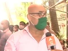 एक तरफ कोरोना की मार दूसरी तरफ वैक्सीनेशन सेंटर पर Vaccine की किल्लत । Mumbai से रिपोर्ट