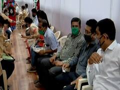 कोरोना के Vaccination को लेकर केंद्र और राज्यों के बीच राजनीति तेज | मास्टर स्ट्रोक