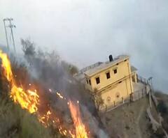 Uttarakhand: जंगलों में आग से मचा हड़कंप, केंद्र सरकार ने Helicopter देने का किया एलान