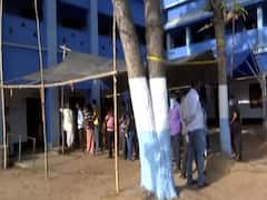 भीषण गर्मी के बीच West Bengal के बांकुरा में मतदान शुरु, बड़ी संख्या में पहुंचे मतदाता