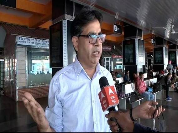 Reality Check: Corona की वजह से लोग घर जाने के लिए रेलवे स्टेशनों पर लगा रहे भीड़?