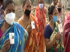 बंगाल में असल मुद्दों की जगह फिर हिंदू-मुस्लिम ध्रुवीकरण के सहारे पार्टियां? | संविधान की शपथ