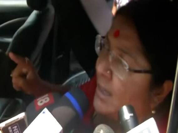 BJP सांसद और चुंचुरा सीट से प्रत्याशी Locket Chatterjee की गाड़ी पर हमला | West Bengal Elections