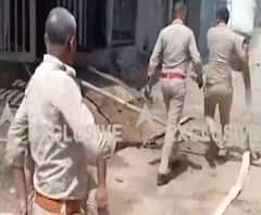 Bijnor में पटाखों में ब्लास्ट, 4 मजदूरों की मौत | ABP Ganga 