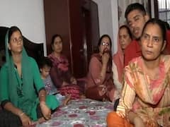 नक्सलियों की कैद में मौजूद CRPF जवान के परिवार की व्यथा सुनिए | इंडिया चाहता है 