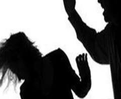 Kannauj में दबंगों का अत्याचार , महिलाओं को दौड़ा-दौड़ा कर पीटा 