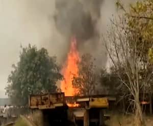 Baat To Chubhegi : आग से धधक रहे हैं उत्तराखंड के जंगल, वायुसेना के ये हेलिकॉप्टर बुझाएंगे आग| Rohit Saval